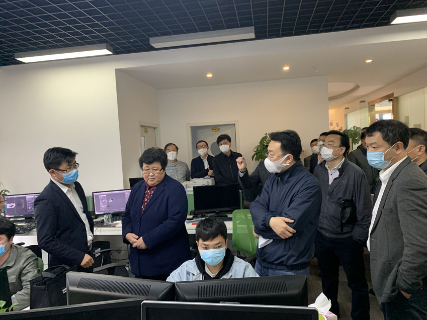 寶山區(qū)區(qū)領導一行蒞臨邁維動漫調(diào)研企業(yè)復工復產(chǎn)情況(圖4) 寶山區(qū)區(qū)領導一行蒞臨邁維動漫調(diào)研企業(yè)復工復產(chǎn)情況(圖4)