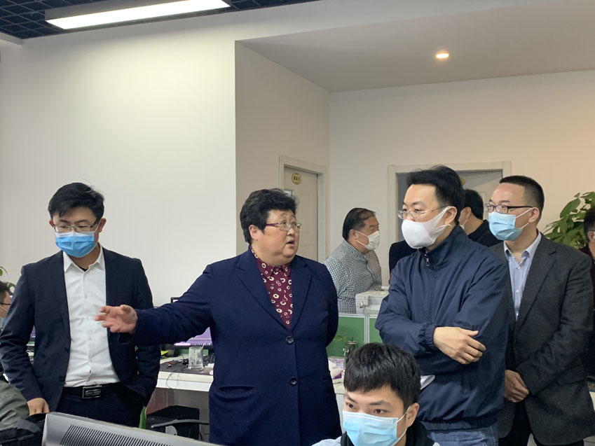 寶山區(qū)區(qū)領導一行蒞臨邁維動漫調(diào)研企業(yè)復工復產(chǎn)情況(圖5) 寶山區(qū)區(qū)領導一行蒞臨邁維動漫調(diào)研企業(yè)復工復產(chǎn)情況(圖5)