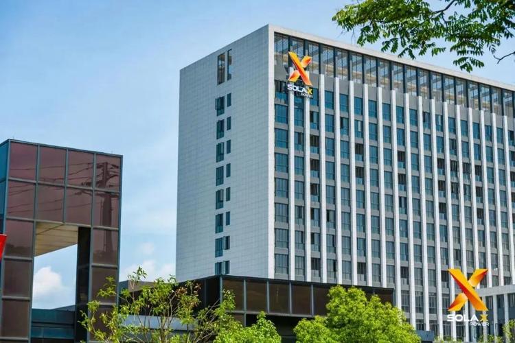 光影隨行，儲(chǔ)動(dòng)未來(lái)！邁維動(dòng)畫簽約艾羅能源，G4Pro 逆變器三維動(dòng)畫敬請(qǐng)期待！(圖1)